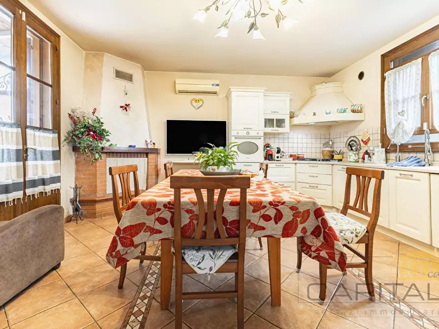 Immagine 14 di Villa in vendita  a Fucecchio