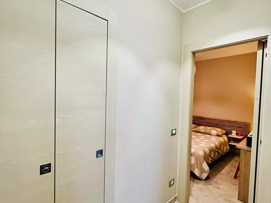 Immagine 14 di Appartamento in vendita  a Lucca