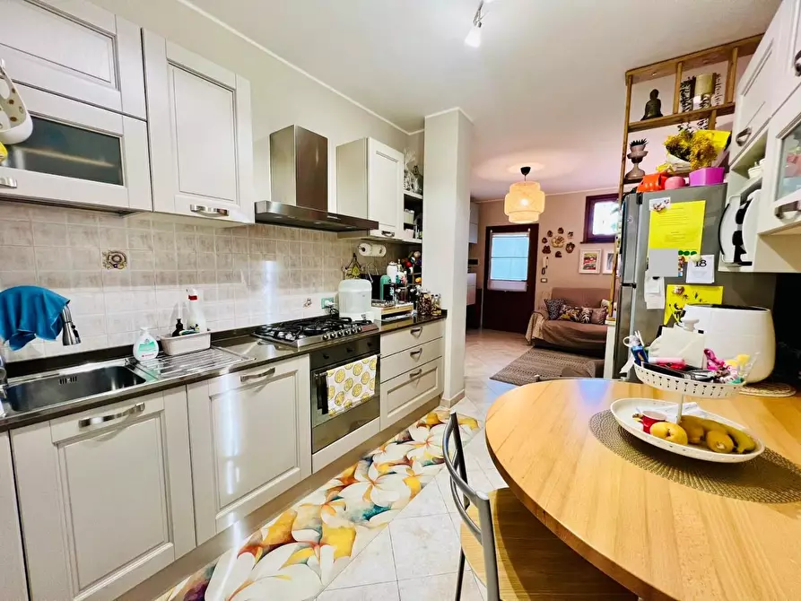 Immagine 12 di Appartamento in vendita  a Lucca