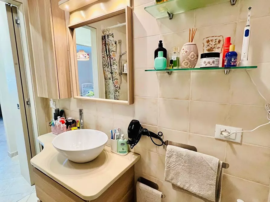 Immagine 18 di Appartamento in vendita  a Lucca