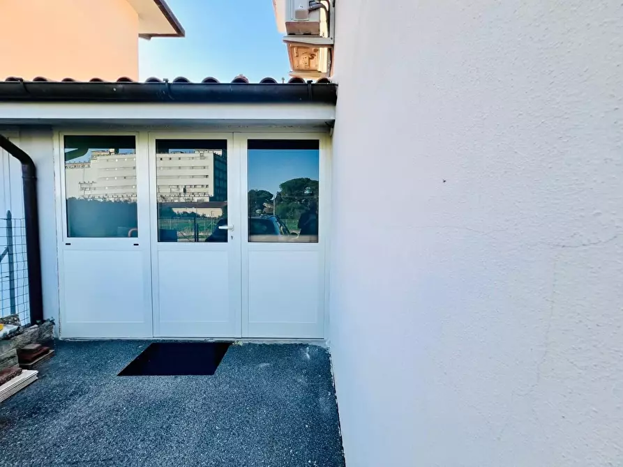 Immagine 27 di Appartamento in vendita  a Lucca