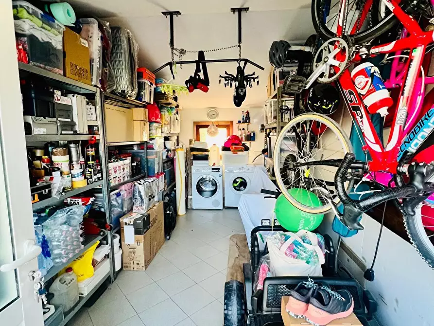 Immagine 28 di Appartamento in vendita  a Lucca