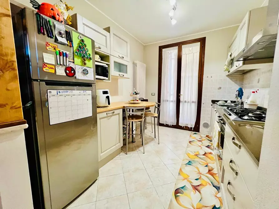 Immagine 11 di Appartamento in vendita  a Lucca