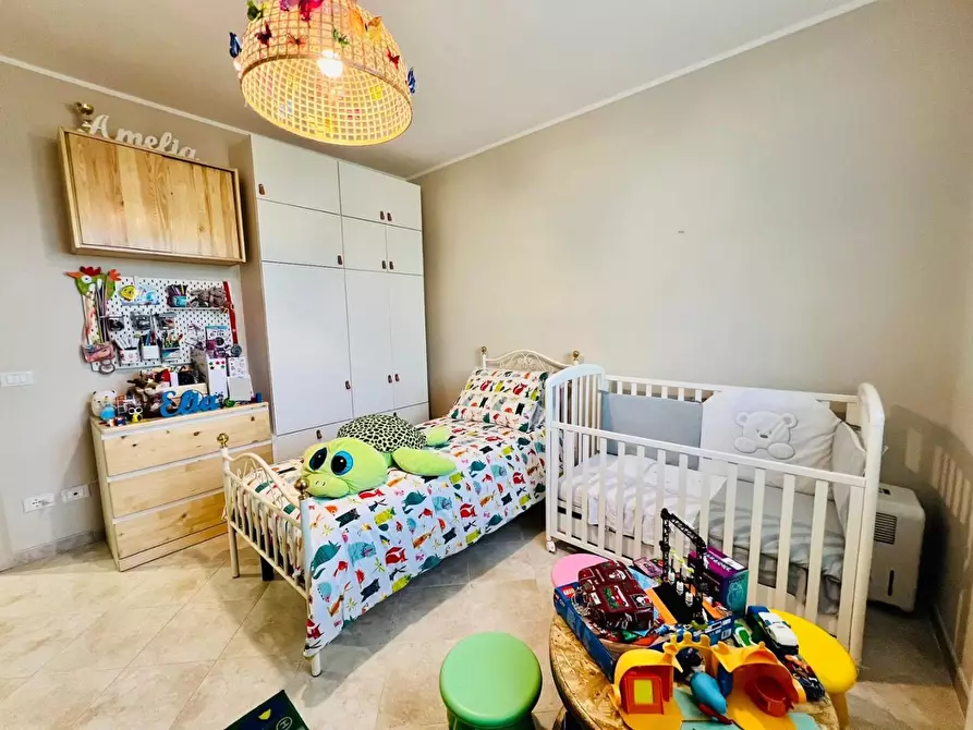 Immagine 16 di Appartamento in vendita  a Lucca