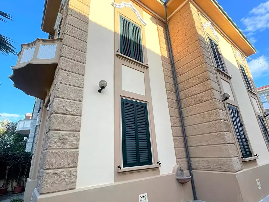 Immagine 2 di Villetta a schiera in vendita  a Livorno