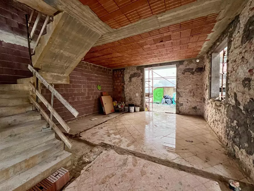 Immagine 20 di Casa bifamiliare in vendita  a Pontedera