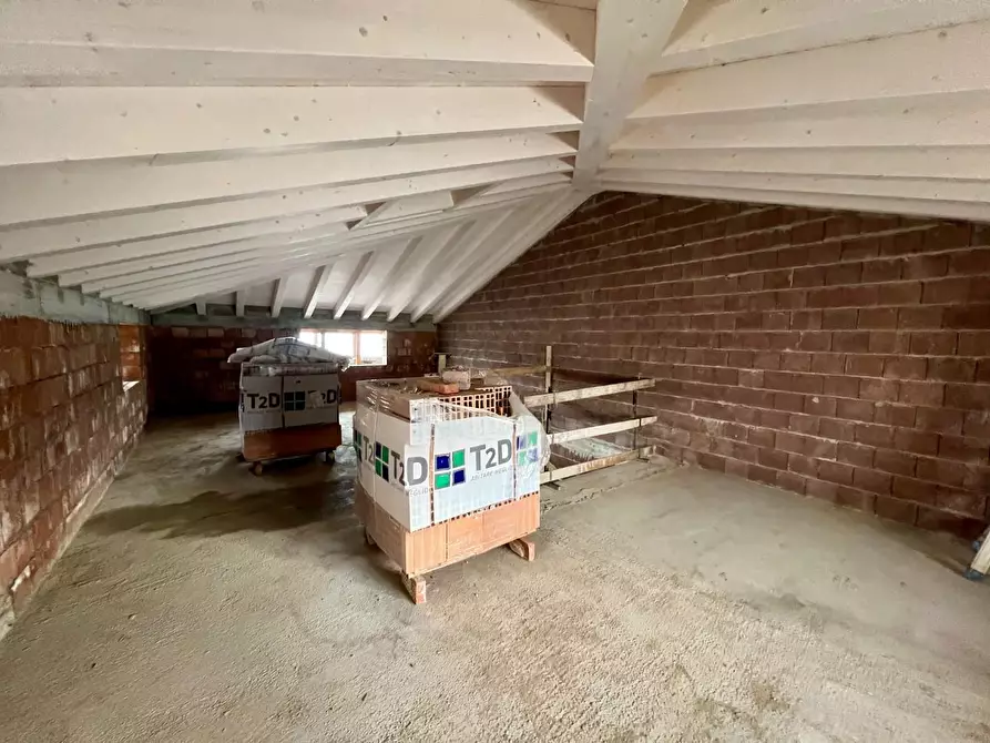 Immagine 10 di Casa bifamiliare in vendita  a Pontedera