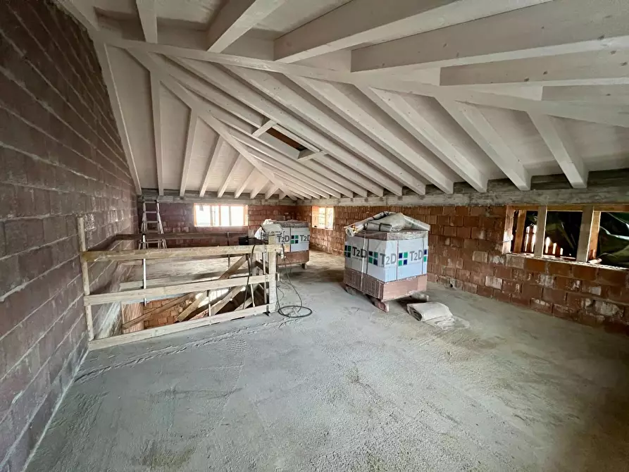 Immagine 7 di Casa bifamiliare in vendita  a Pontedera