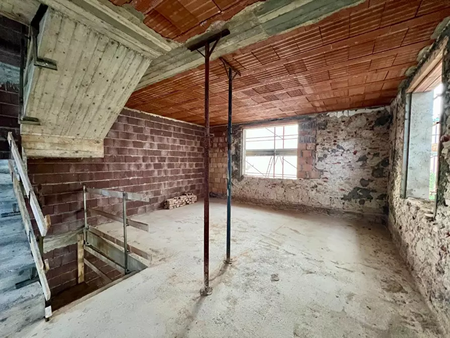 Immagine 12 di Casa bifamiliare in vendita  a Pontedera