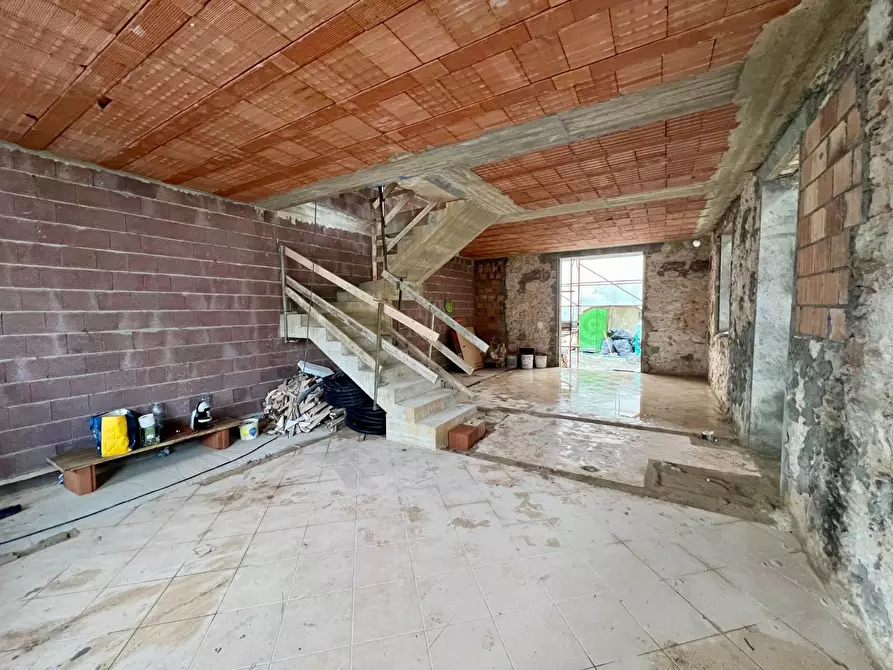 Immagine 17 di Casa bifamiliare in vendita  a Pontedera