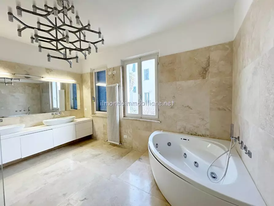 Immagine 7 di Casa bifamiliare in vendita  a Cecina