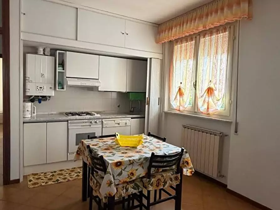 Immagine 1 di Appartamento in vendita  a Carrara