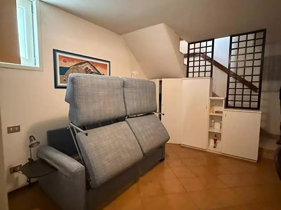 Immagine 10 di Appartamento in vendita  a Carrara