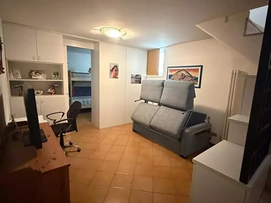 Immagine 6 di Appartamento in vendita  a Carrara