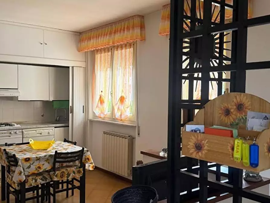 Immagine 2 di Appartamento in vendita  a Carrara