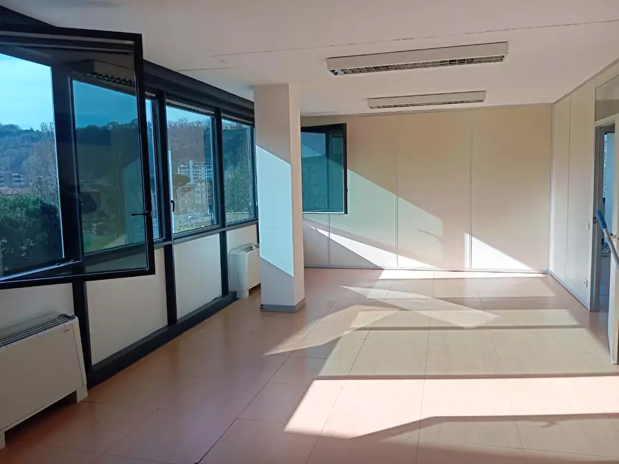 Immagine 2 di Ufficio in affitto  a Poggibonsi