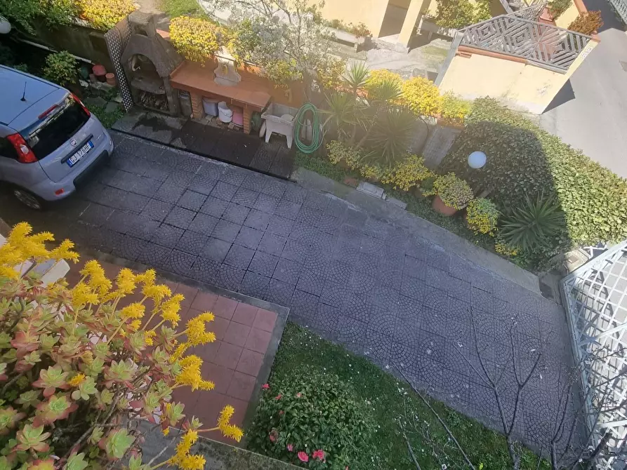 Immagine 21 di Villetta a schiera in vendita  a Massa