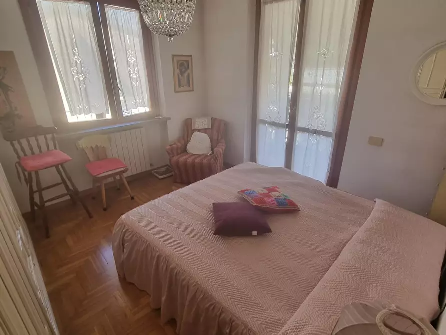 Immagine 19 di Villetta a schiera in vendita  a Massa