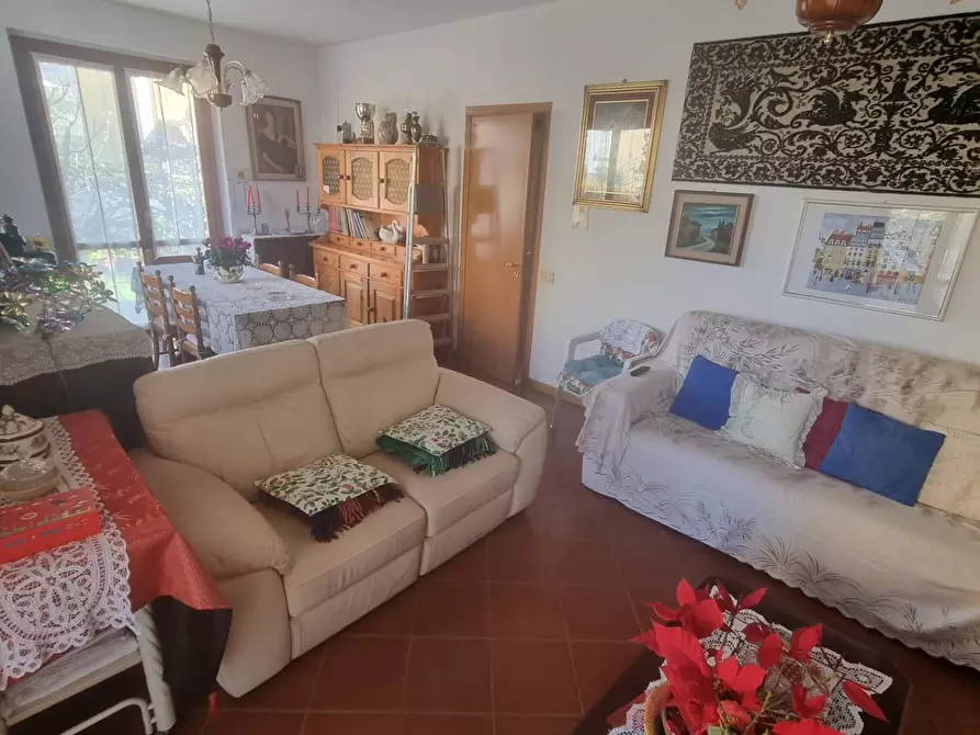 Immagine 8 di Villetta a schiera in vendita  a Massa