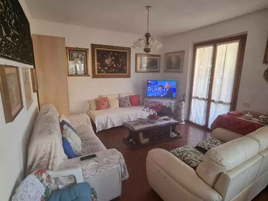 Immagine 11 di Villetta a schiera in vendita  a Massa