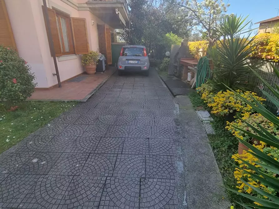 Immagine 4 di Villetta a schiera in vendita  a Massa