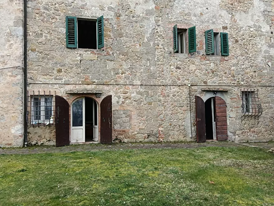 Immagine 2 di Porzione di casa in vendita  a Casole D'elsa