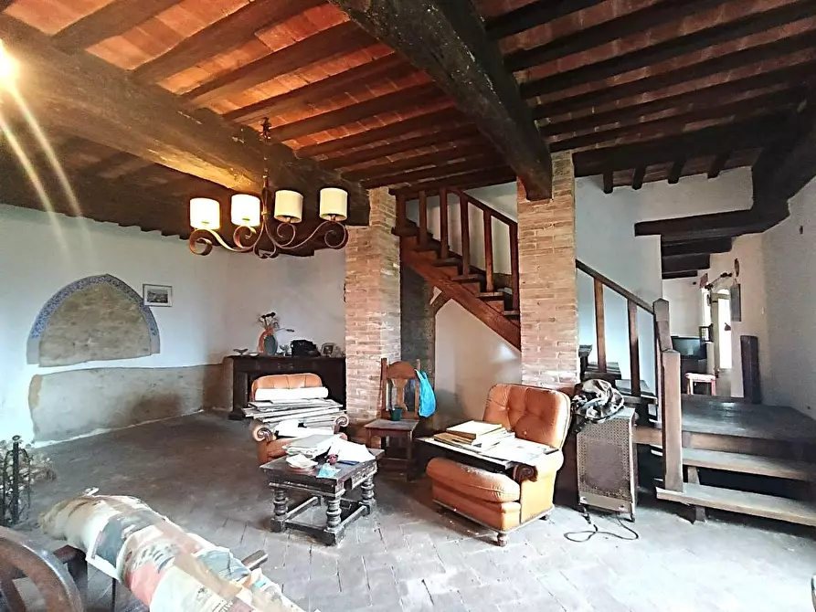 Immagine 8 di Porzione di casa in vendita  a Casole D'elsa