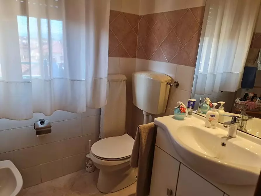 Immagine 17 di Appartamento in vendita  a Carrara