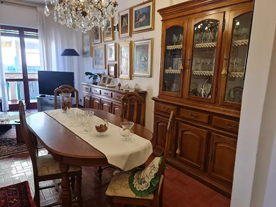 Immagine 2 di Appartamento in vendita  a Carrara