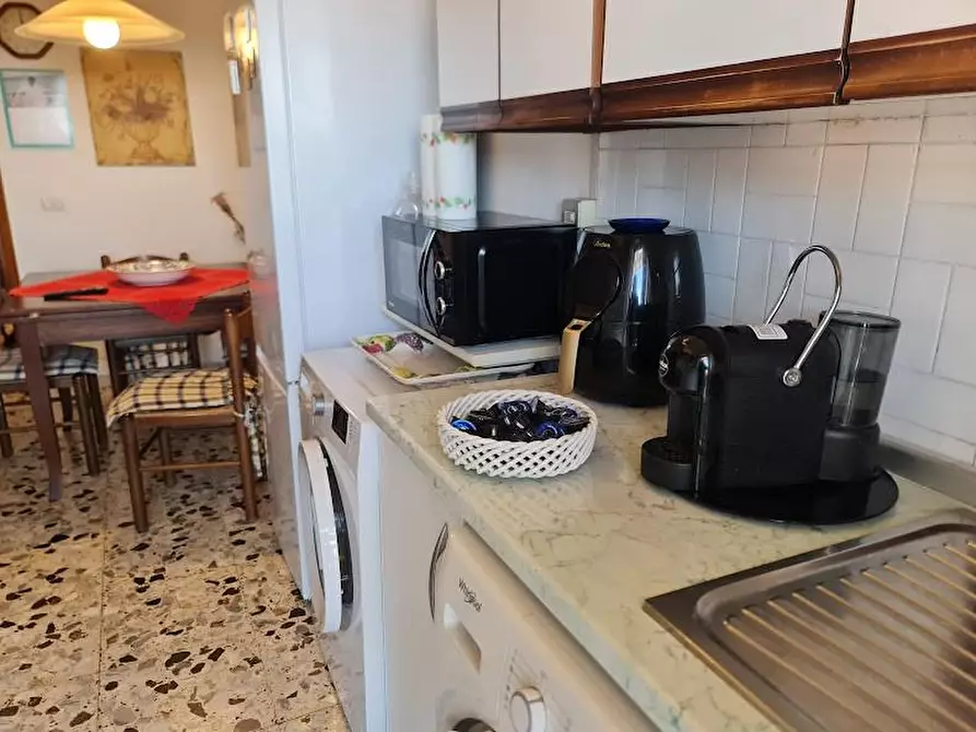 Immagine 6 di Appartamento in vendita  a Carrara