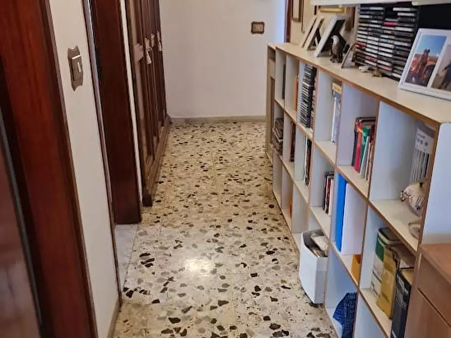 Immagine 12 di Appartamento in vendita  a Carrara