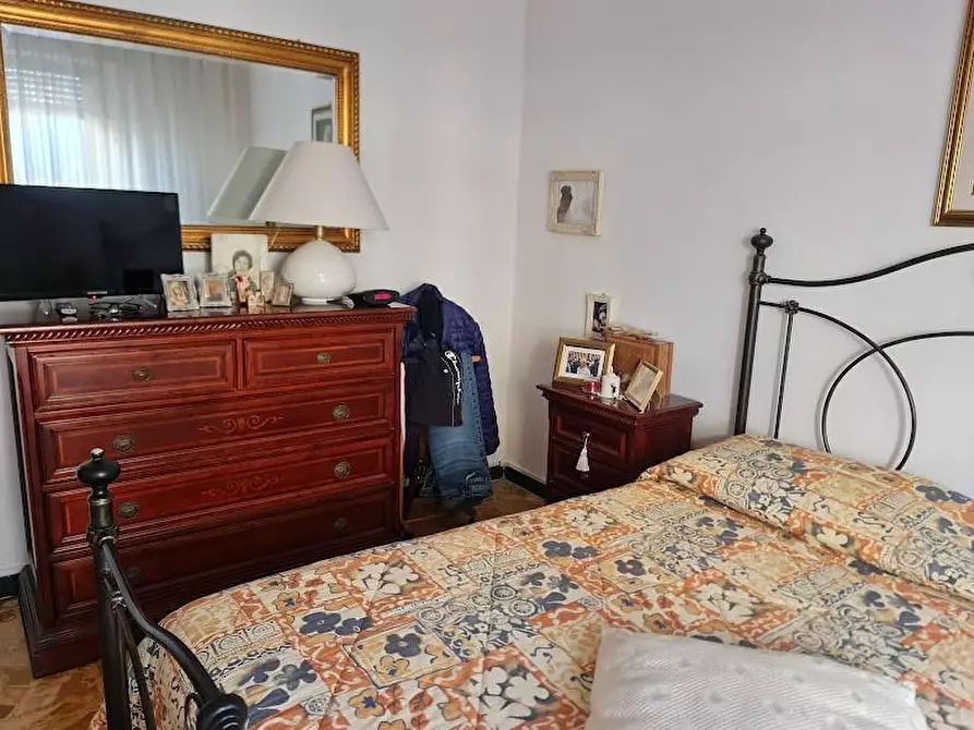 Immagine 10 di Appartamento in vendita  a Carrara