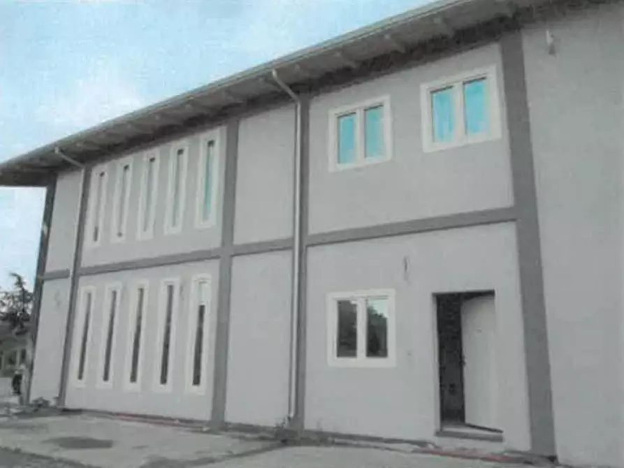 Immagine 6 di Capannone industriale in vendita  a Tortona