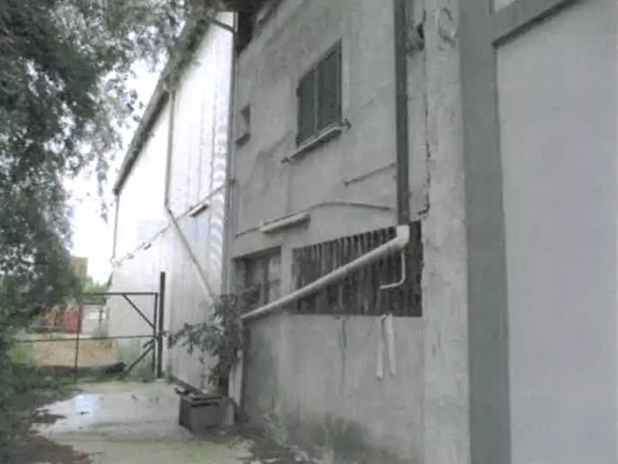 Immagine 9 di Capannone industriale in vendita  a Tortona
