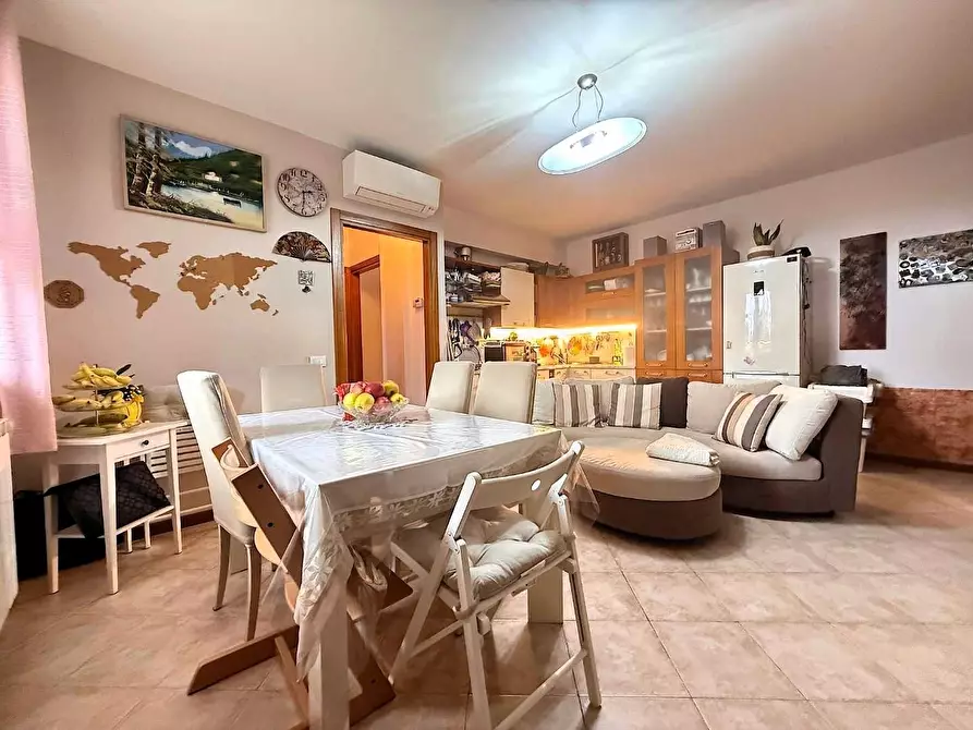 Immagine 2 di Appartamento in vendita  a Empoli