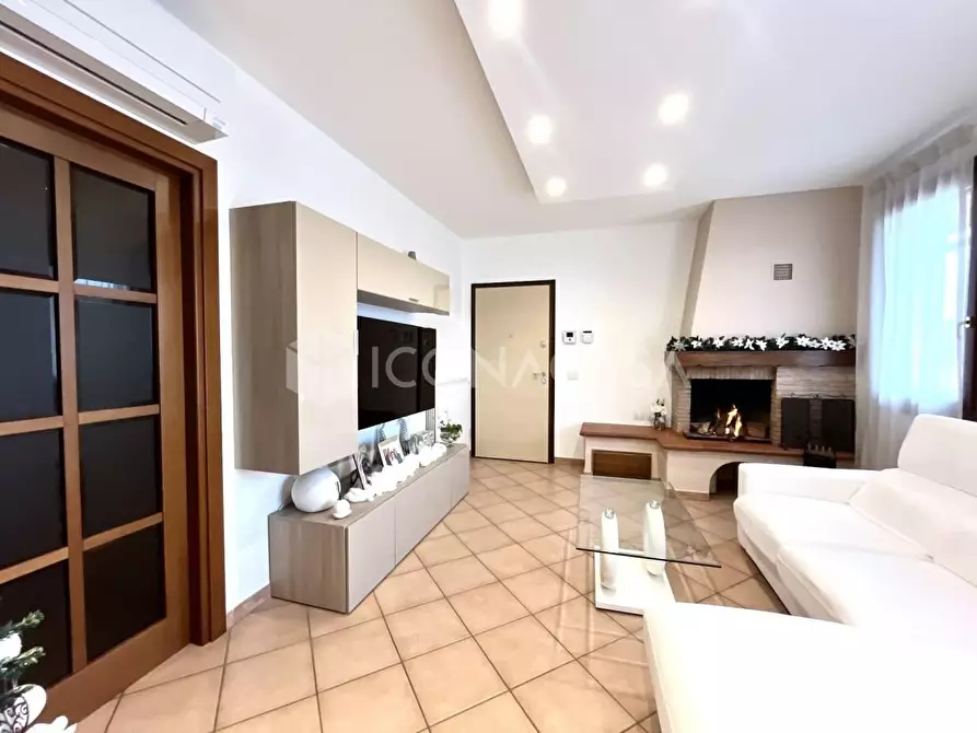 Immagine 3 di Appartamento in vendita  a Montopoli In Val D'arno