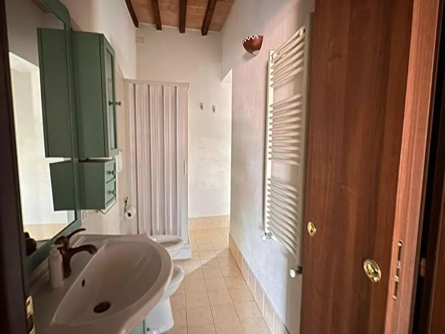 Immagine 19 di Appartamento in vendita  a Colle Di Val D'elsa