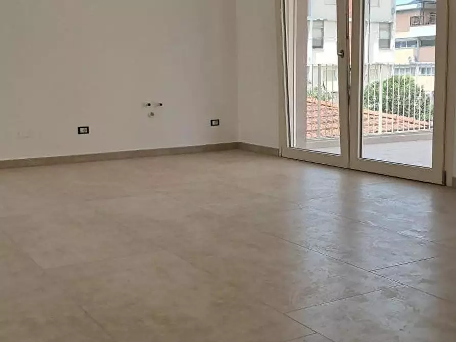 Immagine 6 di Casa trifamiliare in vendita  a Cascina