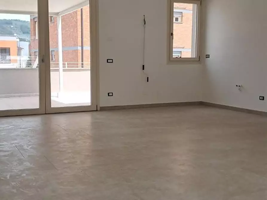 Immagine 3 di Casa trifamiliare in vendita  a Cascina