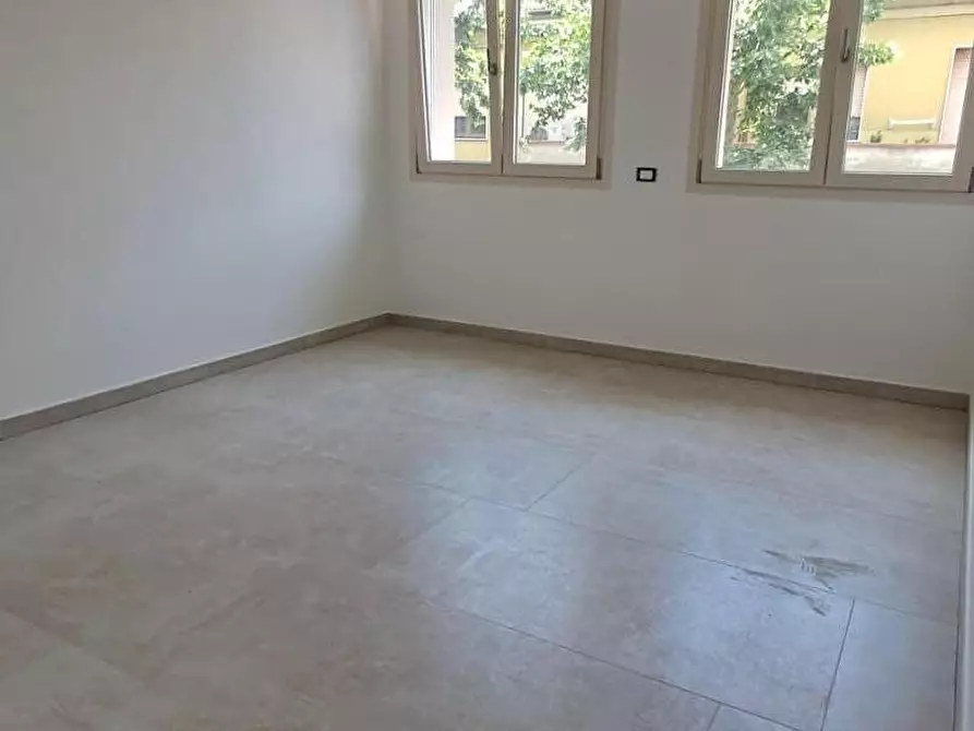 Immagine 16 di Casa trifamiliare in vendita  a Cascina