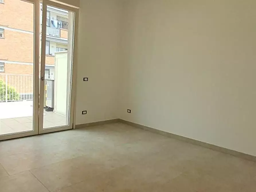 Immagine 12 di Casa trifamiliare in vendita  a Cascina