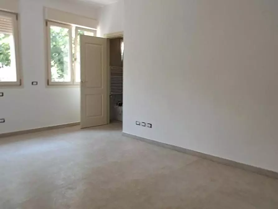 Immagine 19 di Casa trifamiliare in vendita  a Cascina