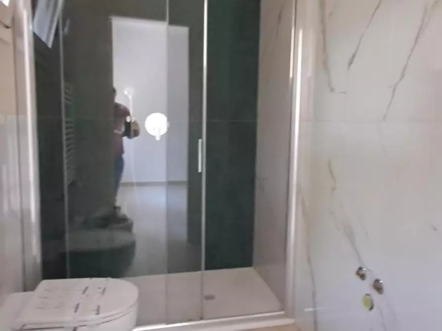 Immagine 9 di Casa trifamiliare in vendita  a Cascina