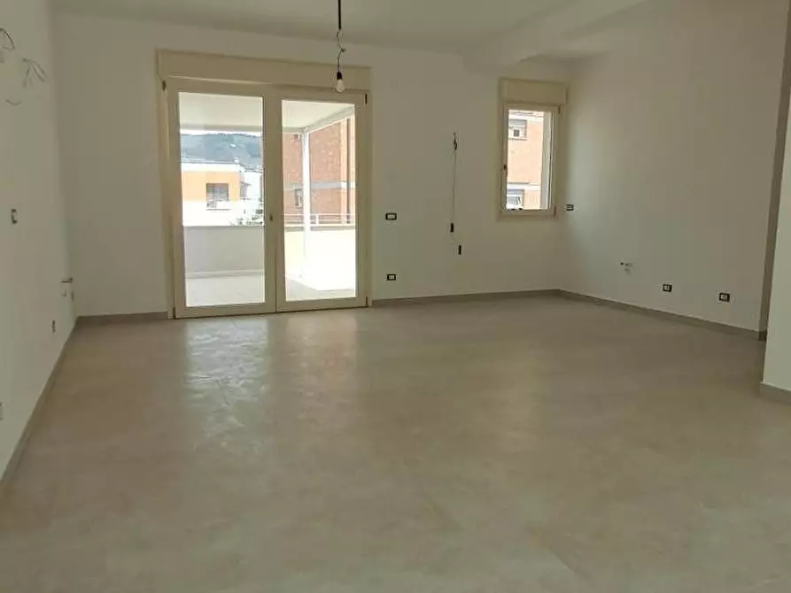 Immagine 10 di Casa trifamiliare in vendita  a Cascina