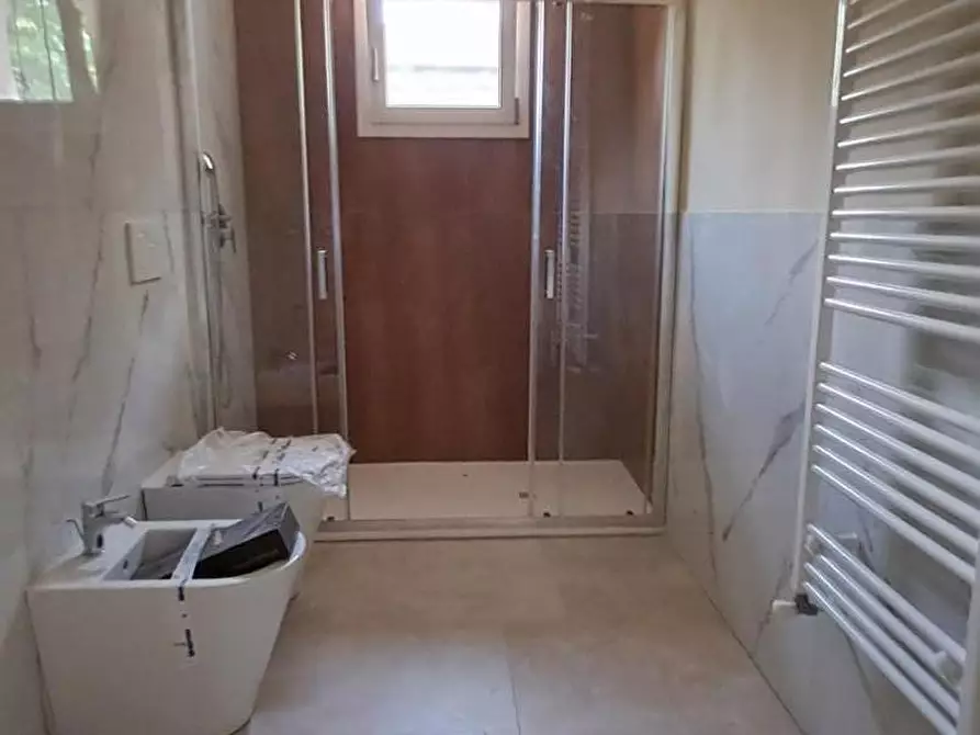 Immagine 17 di Casa trifamiliare in vendita  a Cascina
