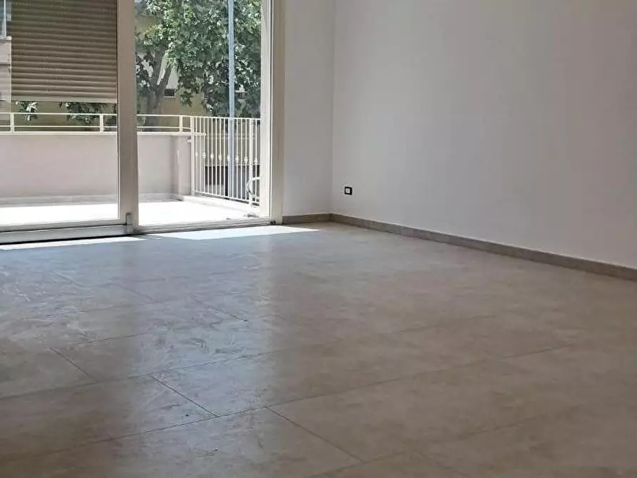 Immagine 1 di Casa trifamiliare in vendita  a Cascina