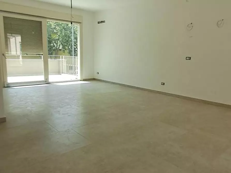 Immagine 8 di Casa trifamiliare in vendita  a Cascina