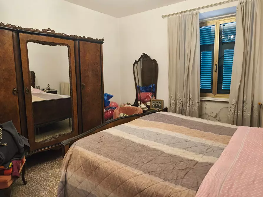 Immagine 16 di Villa in vendita  a Carrara