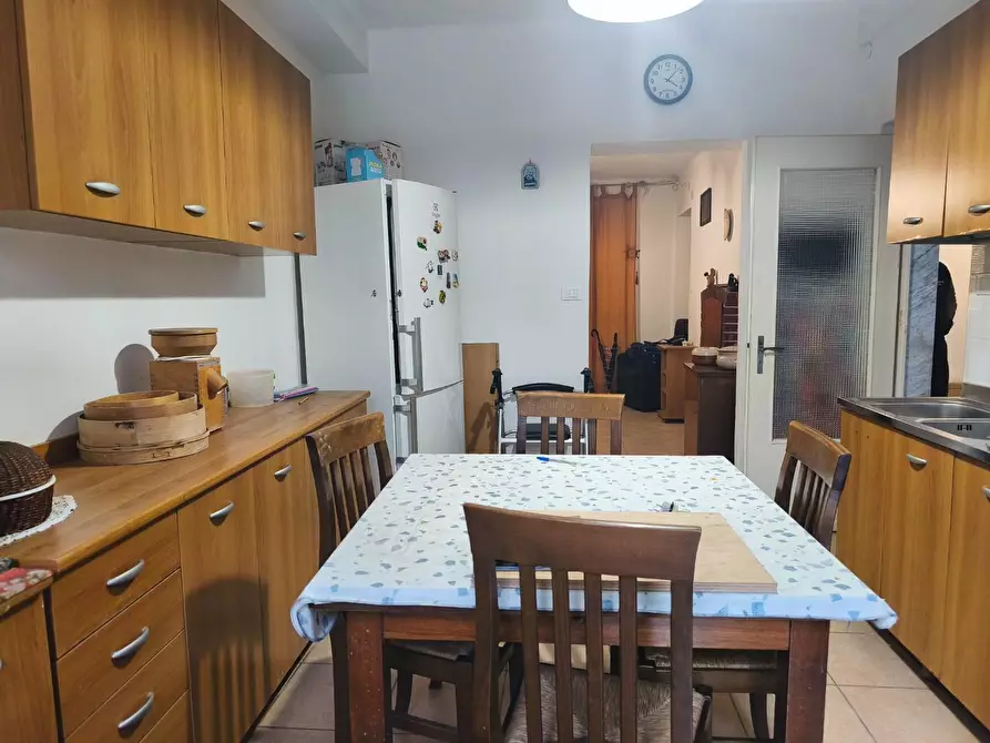 Immagine 10 di Villa in vendita  a Carrara