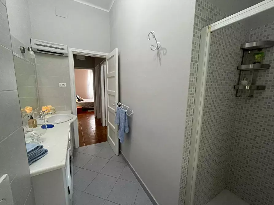 Immagine 18 di Appartamento in affitto  a Carrara